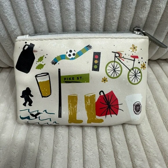 Starbucks Seattle,Wa branded coin purse w/zipper. Cute - it holds cards and key. - Picture 2 of 6